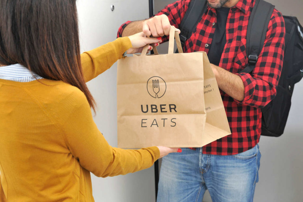 uber eats ou ifood entregas delivery